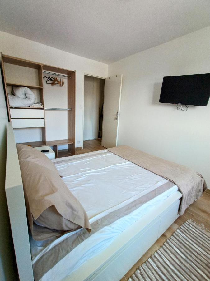 ניס Private Room In Renovated Apartment - Tram 1 Min Walk מראה חיצוני תמונה