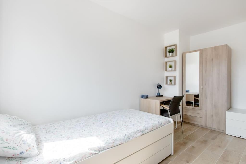 ניס Private Room In Renovated Apartment - Tram 1 Min Walk מראה חיצוני תמונה
