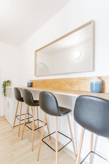 ניס Private Room In Renovated Apartment - Tram 1 Min Walk מראה חיצוני תמונה