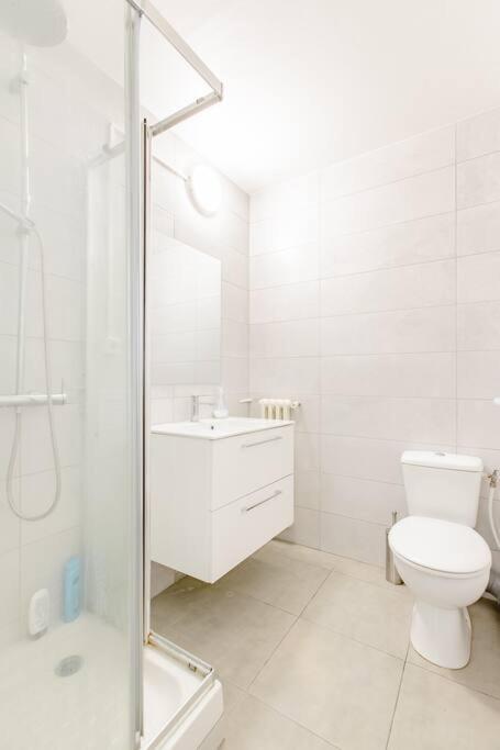 ניס Private Room In Renovated Apartment - Tram 1 Min Walk מראה חיצוני תמונה
